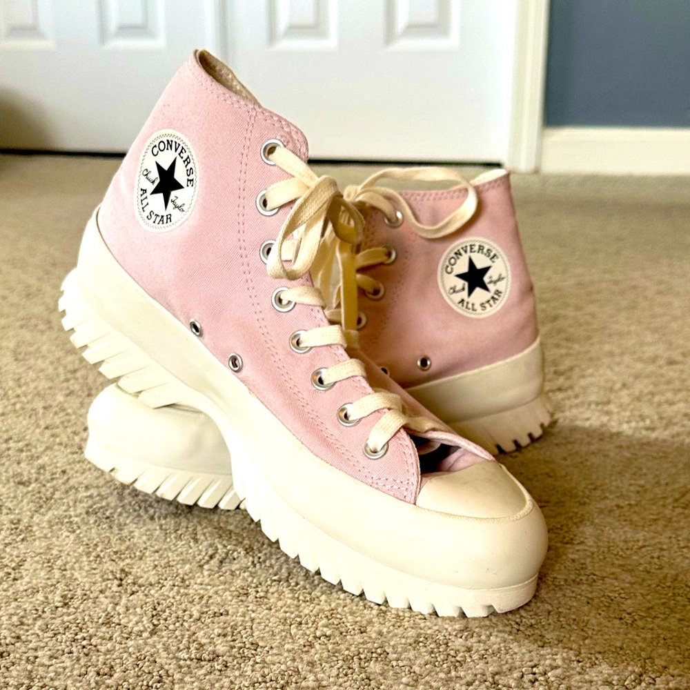 Converse Chuck Taylor Lugged 2.0 Pink High Tops Women's 10.5